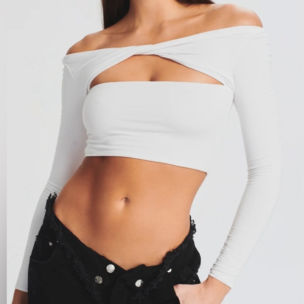 SER.O.YA Ellis Top - NWT - Size S - White Off Shoulder Crop Top